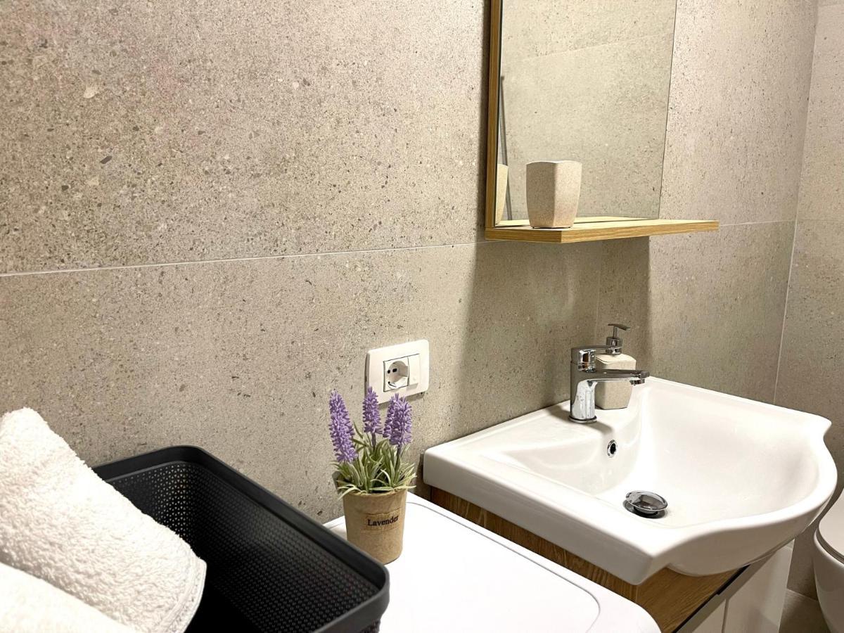 Sol Lux Studio Apartments 1St Floor Durres Luaran gambar